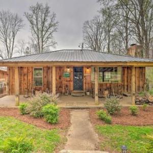 Maggie Valley Retreat with Hot Tub and Fire Pit!