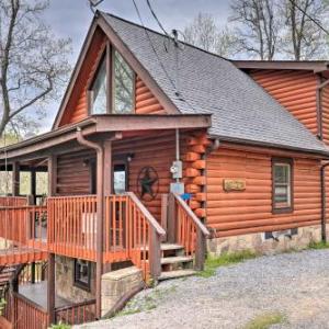 Cabin on the Lake - Hot Tub Lakefront View