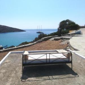 ARTEMIS STUDIOS SIFNOS