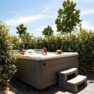 DL Deluxe 4 persoons Jacuzzi