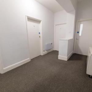 Central Bedford Contractor Apartment free wifi