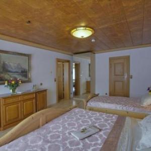 Golden GaPa Large Family Apartment 11