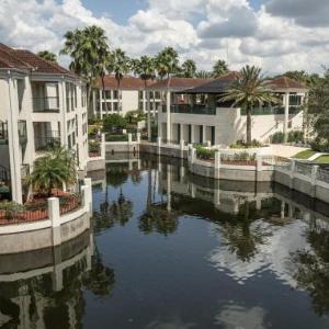 Elegant Villa along a Scenic Fountain Lake in Kissimmee - One Bedroom #1