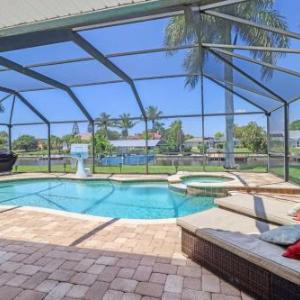 Classy Canalfront Oasis with Dock and 4 Kayaks!