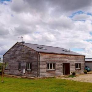 Picturesque holiday home countryside views near Witney