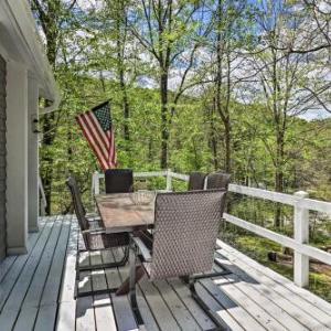 Crab Creek Cottage 5 Min to DuPont Forest!