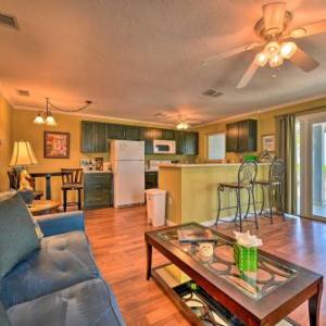 Bright Coastal Condo Walk to Lido Key Beach!