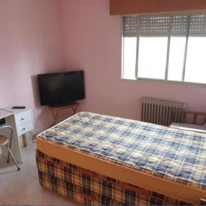 Room in Guest room - Oferta una habitacion de alquiler en Usera