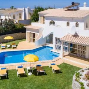 Gale de Cima Villa Sleeps 9 with Pool Air Con and WiFi