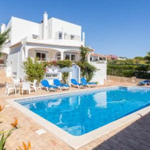 Sesmarias Villa Sleeps 7 with Pool Air Con and WiFi