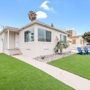 Pacific Beach Bungalow