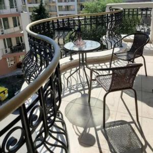 Stylish Apartment in Harmony Grand Resort Sunny Beach with Pool & Balcony