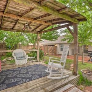 Charming Home with Yard 25 Mi to Dtwn Dallas!