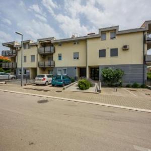 Apartments with parking space Kastel Stari Kastela - 18812