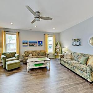 Barefoot Village Bungalow - Pool Golf & Shuttle condo
