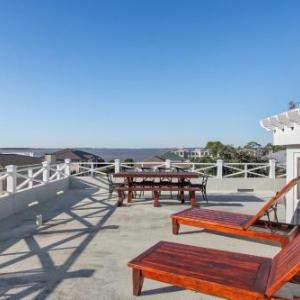 Vintage Pearl - Rooftop Hot Tub with Bay Views home