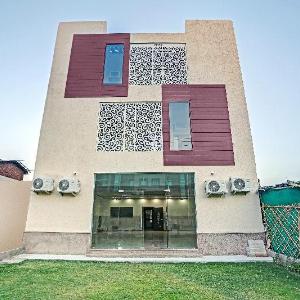 Jagdambey Hotel