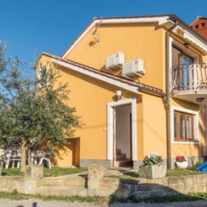 House In The Vineyards