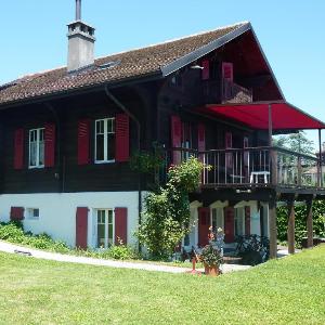 Appartement in lakeside chalet