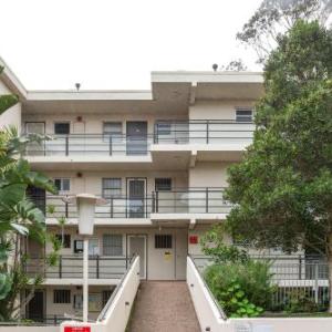 Bronte Beach Coastal Apartment with Ocean View