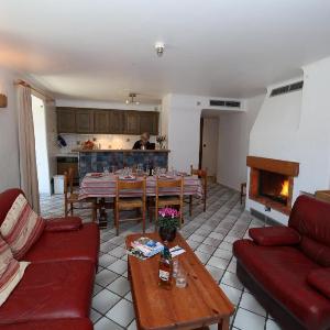 Spacious apartment in heart of Champagny-en-vanoise for 67 people