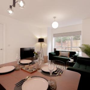 Ideal Home away at Moseley Gardens Fallowfield