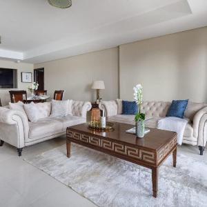 Stunning Beachfront Apartment on Palm Jumeirah 