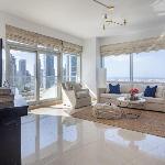 Stunning 1BR in Downtown with City & Sea Views