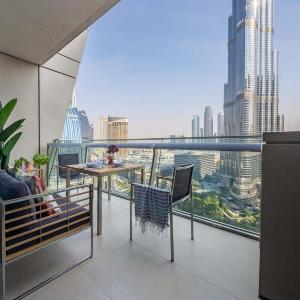 Luxurious 2BR + Full View of Burj Khalifa!