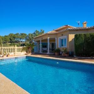 Vila-real Villa Sleeps 6 with Pool Air Con and WiFi