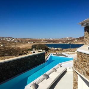 Ano Mera Villa Sleeps 8 with Pool and Air Con