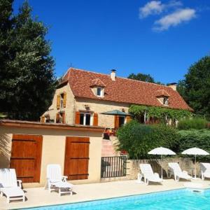 Saint-Chamassy Villa Sleeps 7 with Pool