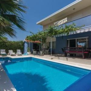 Holiday home Kastel Luksic 12