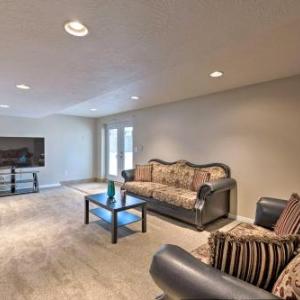 Pet-Friendly Sandy Abode - 14 Mi to Snowbird!