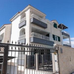 Apartment in Supetar with sea view balcony air conditioning W-LAN 3553-2