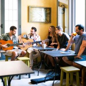 Hostel Carlota Braun