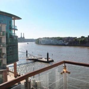 Thames Riverside Apartment