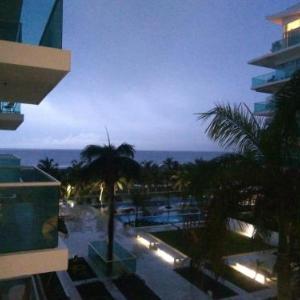 Cartagena primera línea de playa azul frente al mar