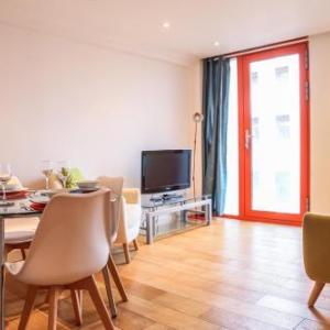 Bright and Modern Limehouse Apartment