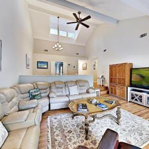 Lovely Racquet Club Villa with Golf Course View condo