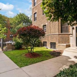 Charming and Comfy 1BR Apt near Wrigley Free WiFi