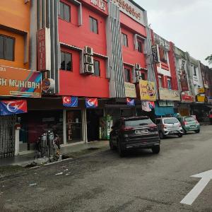 OYO 90273 Mz Hotel