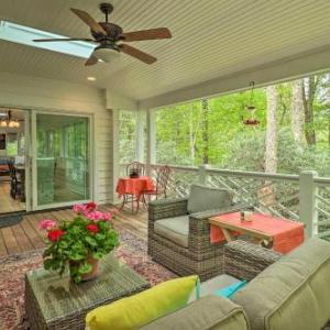 Highlands Cottage with Sunroom 1 Mi to Dtwn!