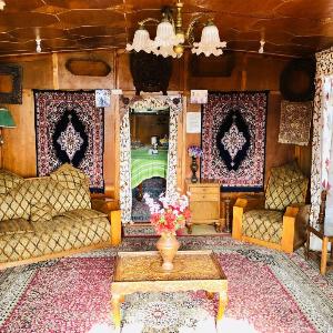 Houseboat heide and transportation