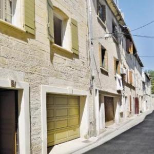 Holiday home Beaucaire 33