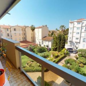 Grand studio climatisé avec alcôve et terrasse au centre de Menton - FR-1-196-288