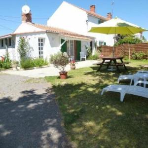 Gîte Saint-Julien-des-Landes 5 pièces 9 personnes - FR-1-426-237