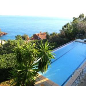 Somptueuse villa une vue imprenable sur la mer et les îles de Lérins.