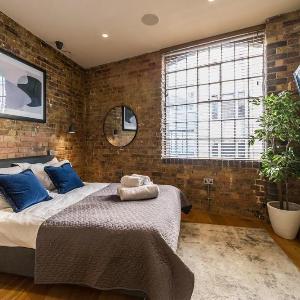 Stunning two bed stones throw to  Oxford Street