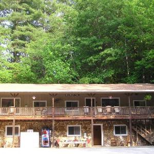 Deep Creek Lodge 